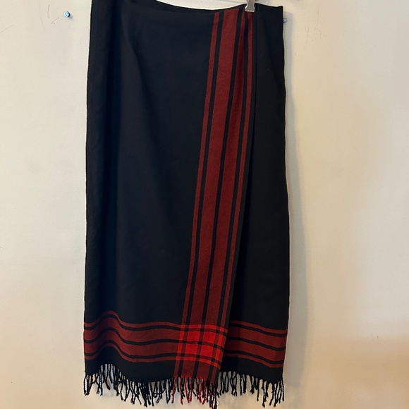 Valerie by Valerie Stevens black and red wool wrap skirt, size 12 - Picture 1 of 6
